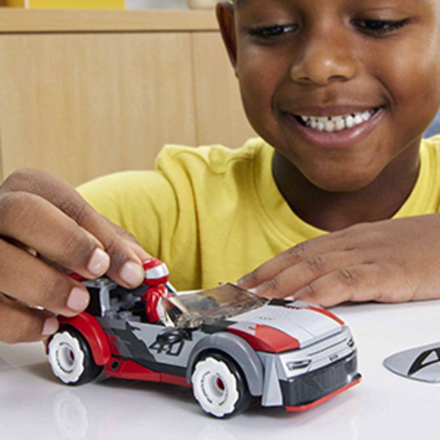 MEGA™ Hot Wheels® Audi RS6 GTO Wyścigówka + figurka 3