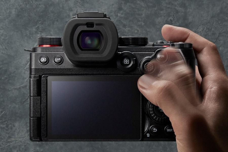 Panasonic Lumix S5II + 20-60mm f/3.5-5.6