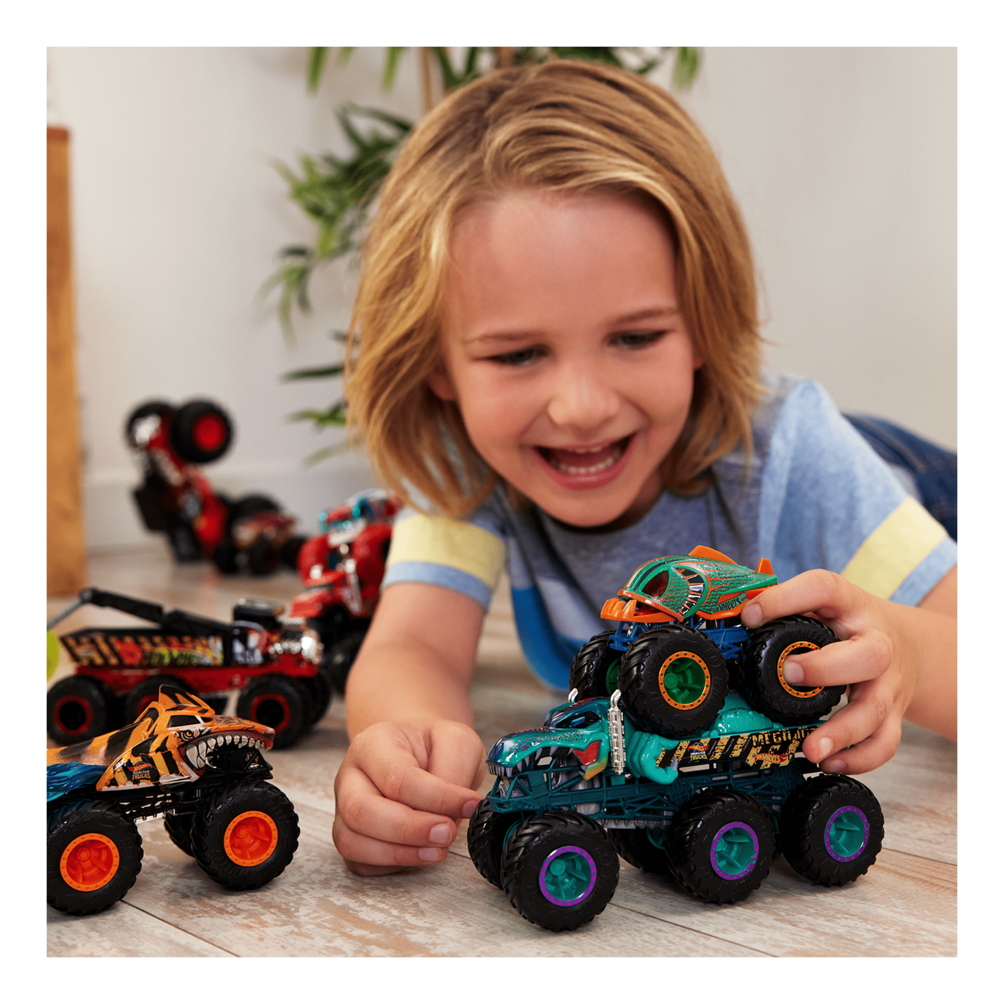 Hot Wheels Monster Trucks 6-kołowa ciężarówka 1:64 Ast.4