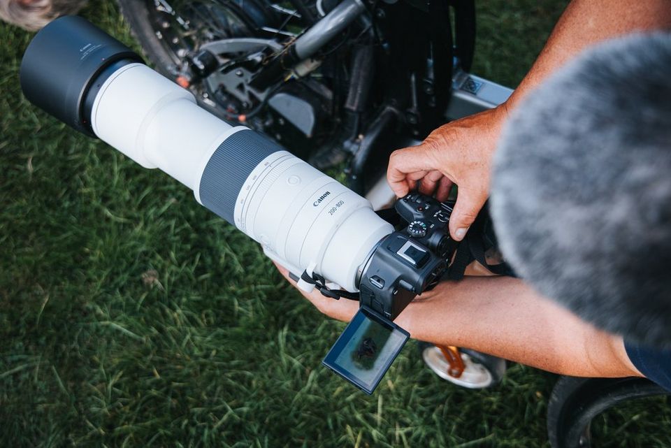 RF 200-800 mm f/6.3-9 IS USM lifestyle