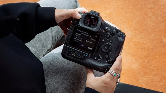 CANON EOS R1 aparat
