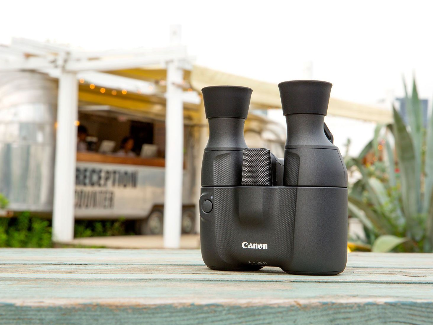 CANON lornetka 8x20 IS lifestyle