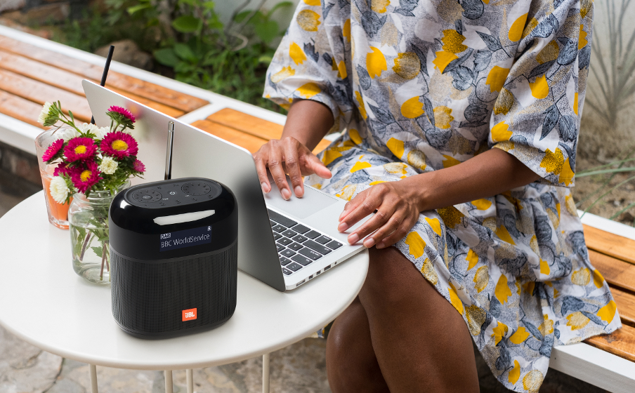 JBL 15 godzin odtwarzania