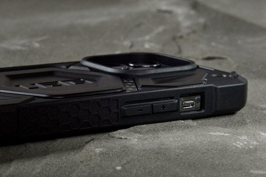 UAG Monarch Pro amortyzacja