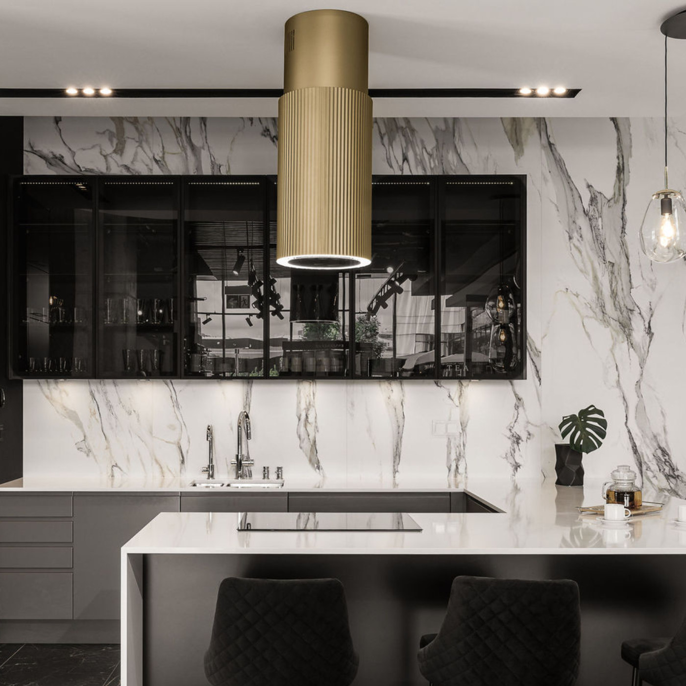 Ciarko Design Monogram W - Gesture control