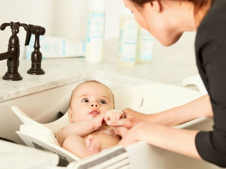 jak kąpać dziecko w krochmalu?