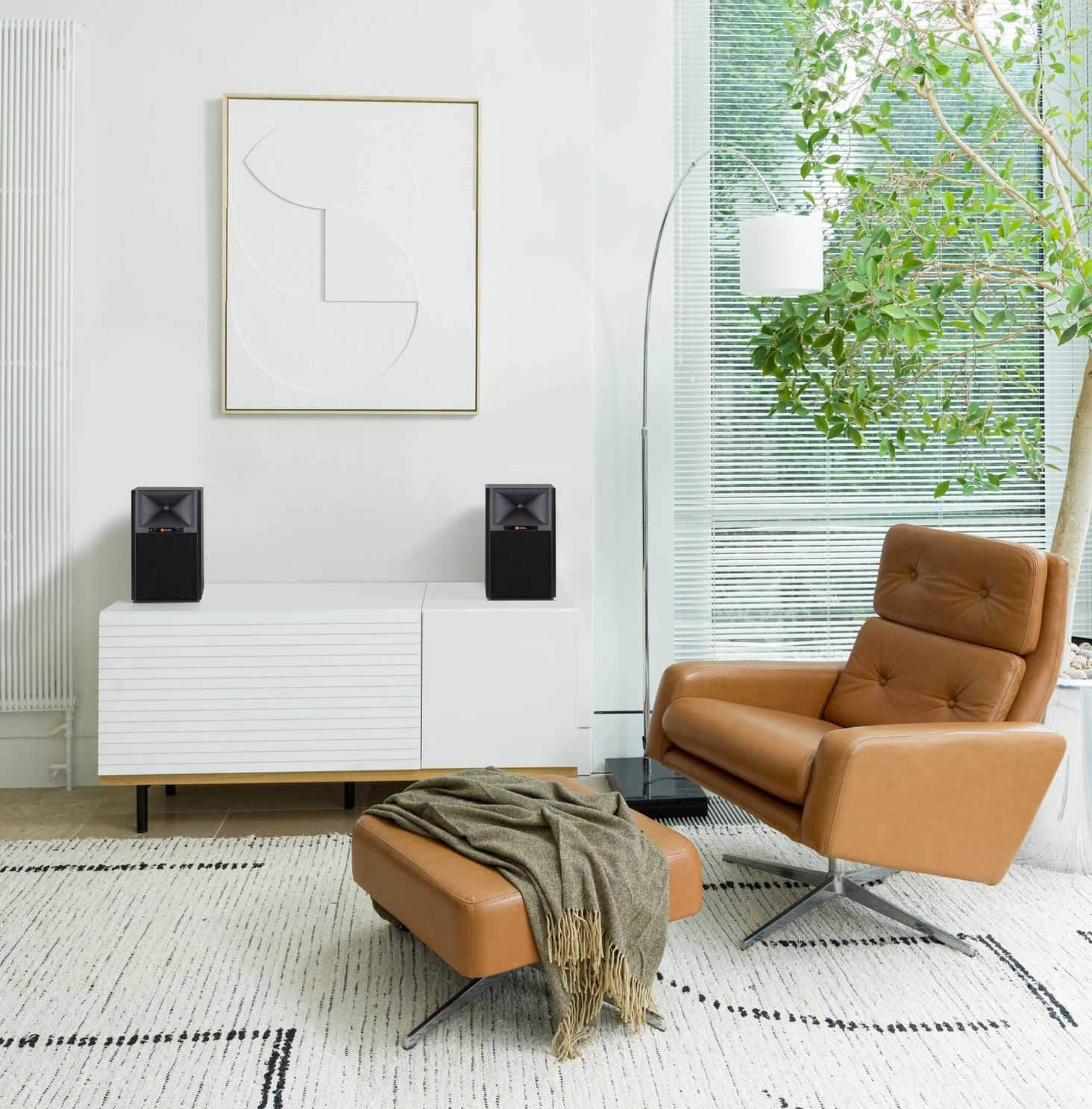 JBL 4305P - 1