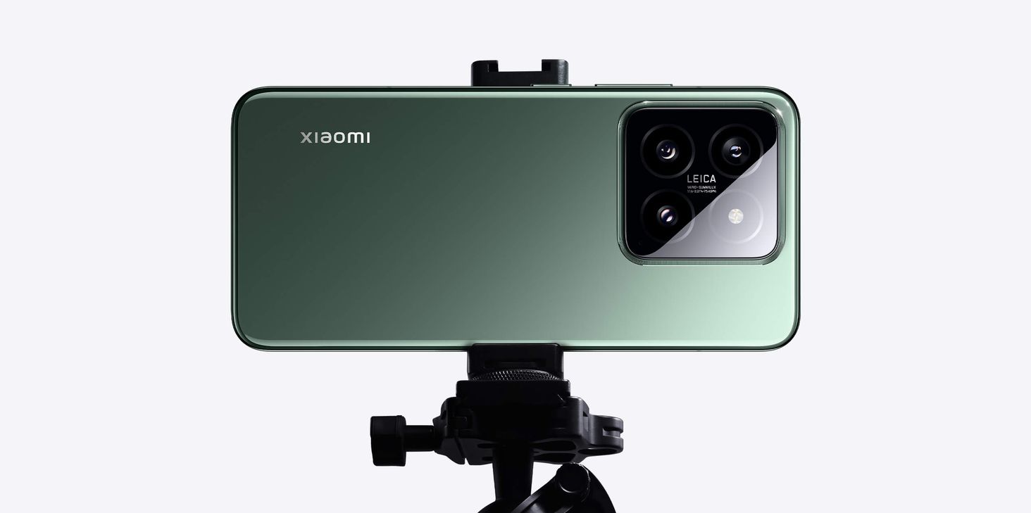 Xiaomi 14 na statywie