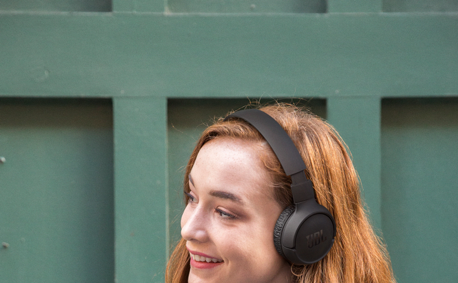 JBL Tune 510BT lifestyle 2