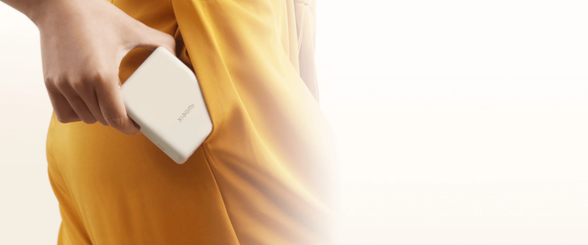 Xiaomi 33W Power Bank 10000 w kieszeni