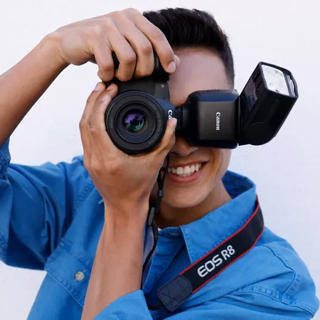 Canon EL-10 lifestyle 2