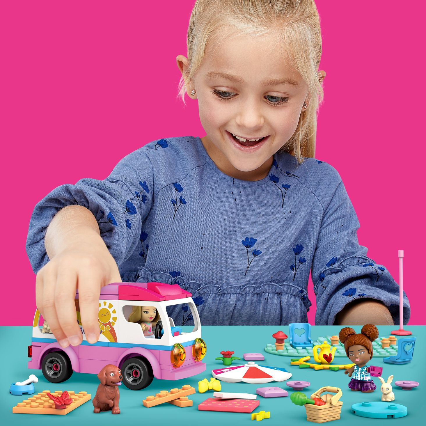 Mega Construx™ Barbie® Wymarzony kamper 1