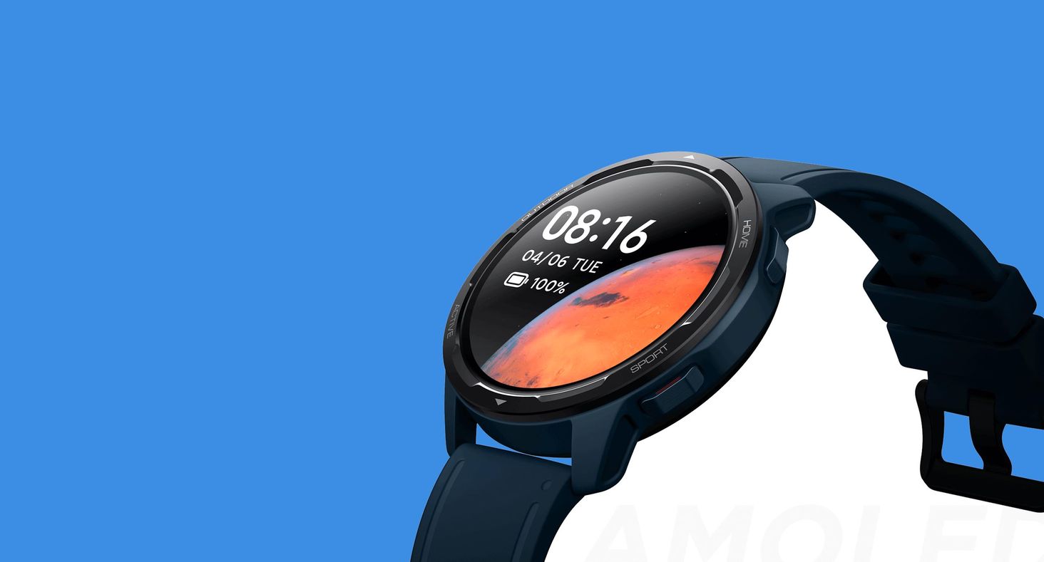 Xiaomi Watch S1 Active Zegarek na niebieskim tle