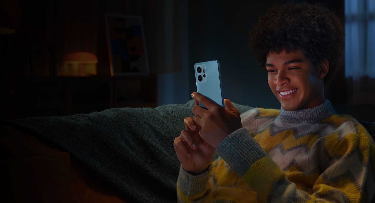 Redmi Note 12 Mężczyzna z telefonem