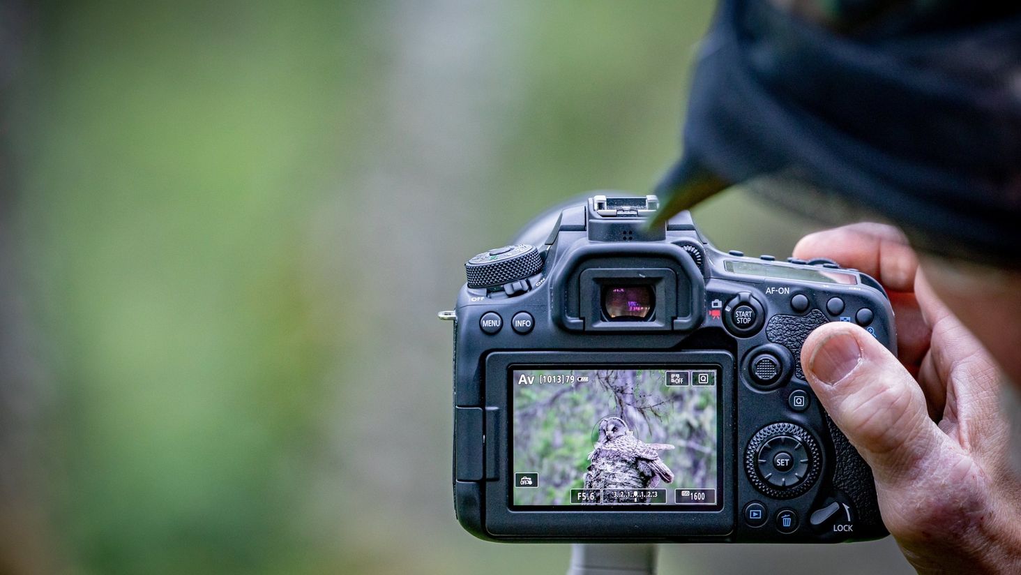 EOS 90D aparat