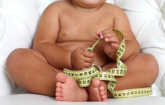 Grube niemowlę to może być początek otyłości w późniejszych 