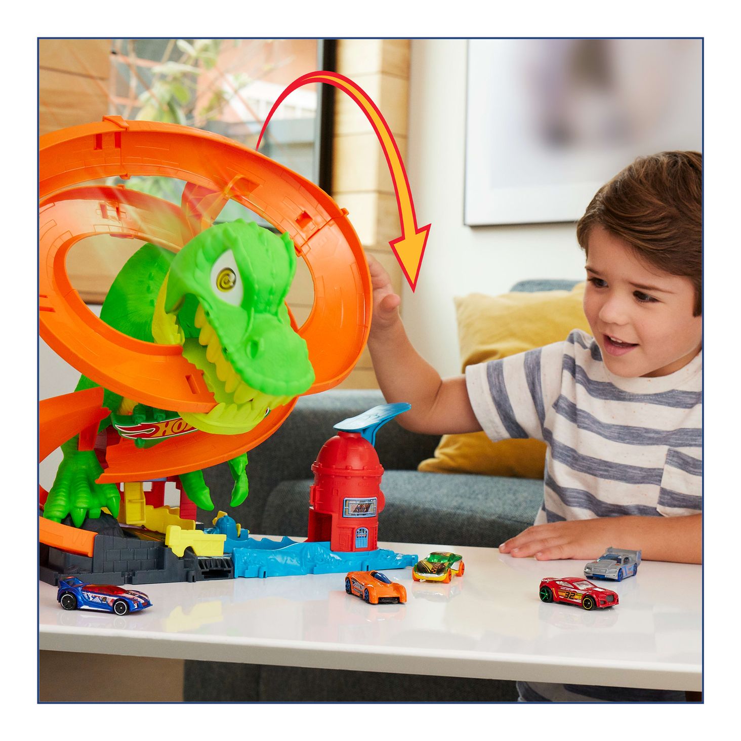 Hot Wheels Zakręcony tor Remiza T-rexa 6