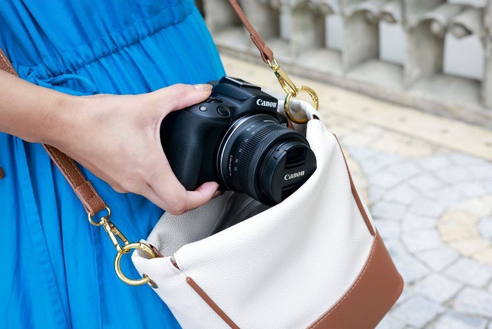RF-S 10-18 mm f/4.5-6.3 IS STM lifestyle torebka