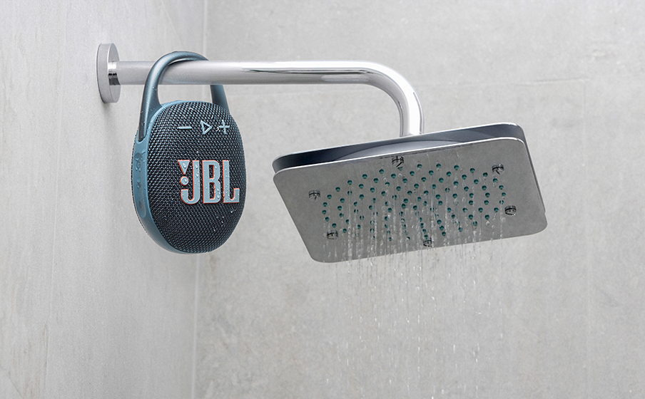 JBL Clip 5 lifestyle 2