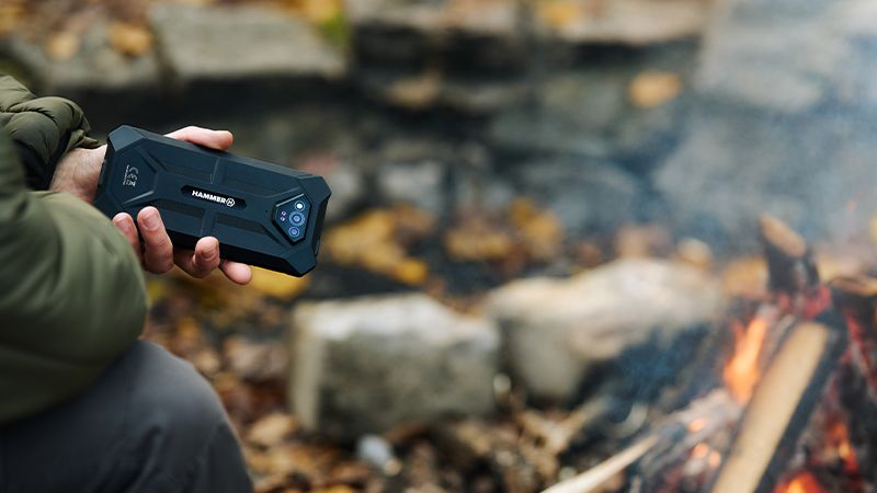 HAMMER Iron V Smartfon z charakterem