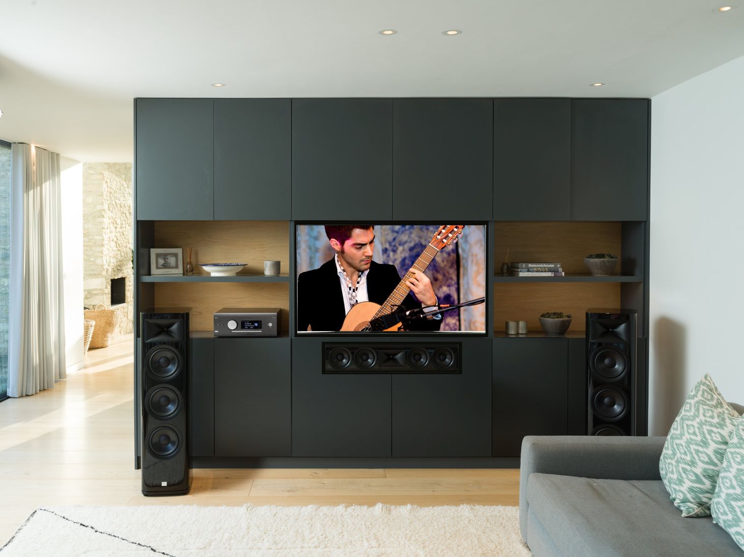 ARCAM AVR5