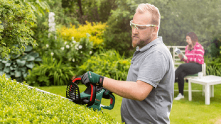 Bosch UniversalHedgeCut 50 - 3