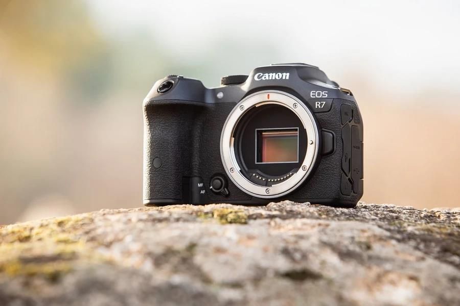 Canon EOS r7 lifestyle2