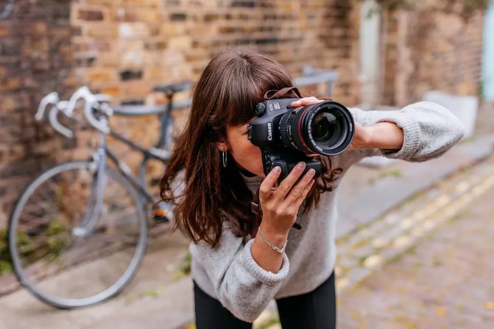 Canon EOS 6D Mark II lifestyle 2