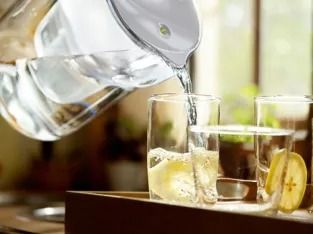 BRITA dzbanek z filtrem zdj lifestyle 2
