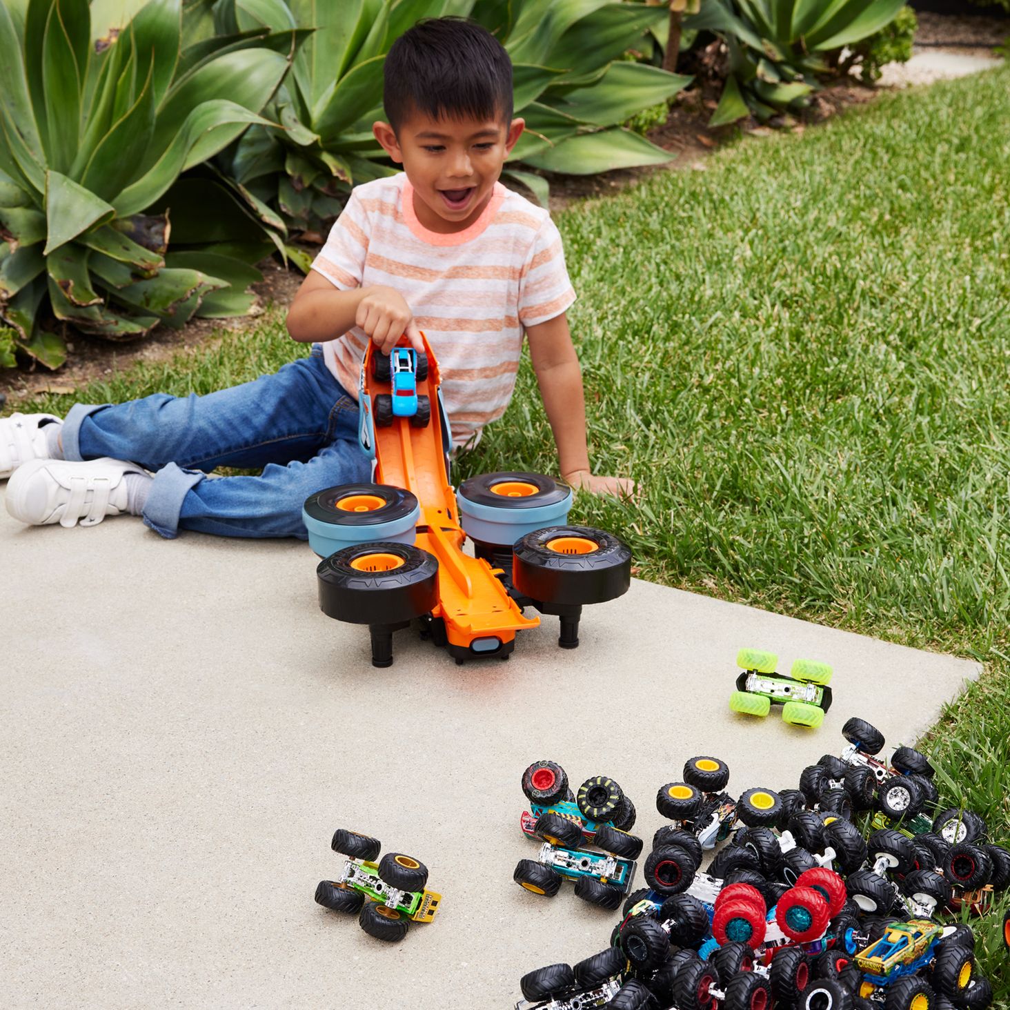 Hot Wheels City Mega Garaż Atak smoka 8