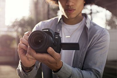 Canon EF-S 18-135mm f/3.5-5.6 IS USM Nano lifestyle1