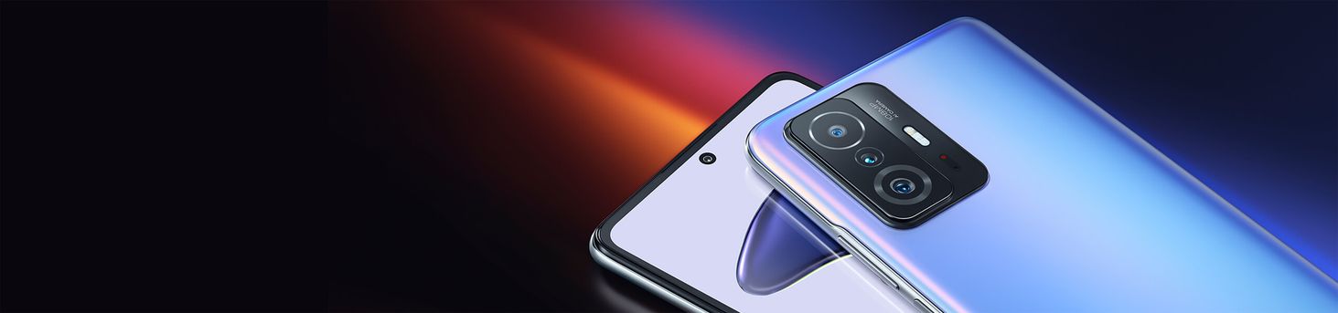 Xiaomi 11T 5G Tył telefonu na ciemnym tle