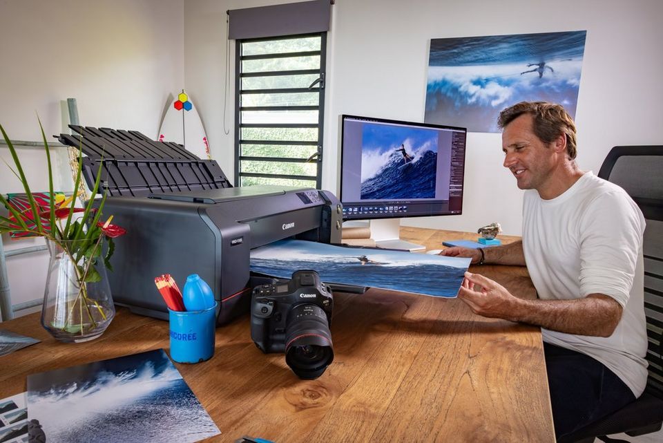 Canon imagePROGRAF PRO-1100 mężczyzna 2