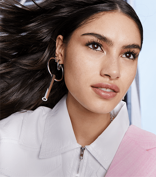 Maybelline New York Lash Sensational Tusz do rzęs modelka
