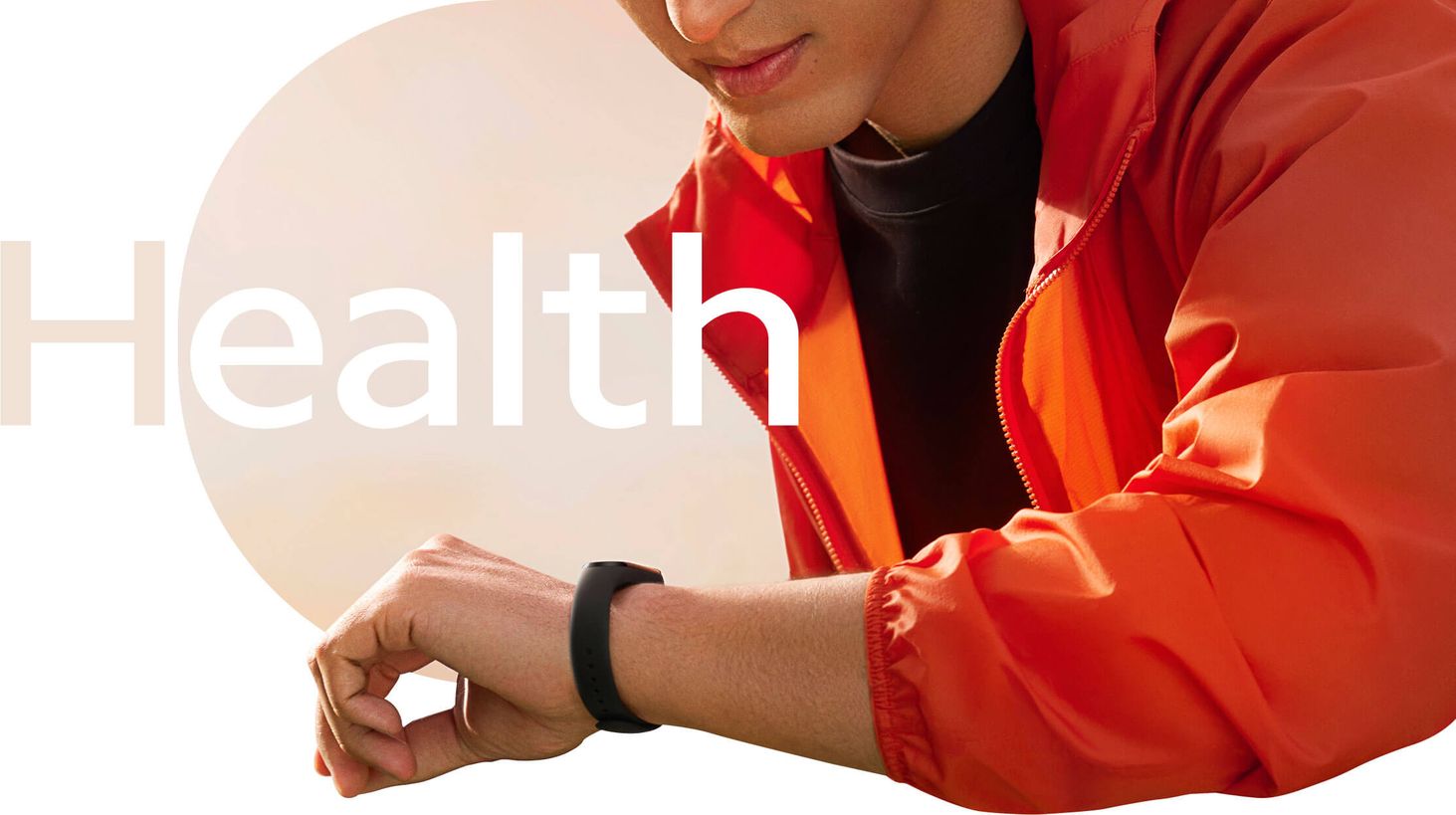 Xiaomi Mi Band 7 Człowiek patrzący ma zegarek