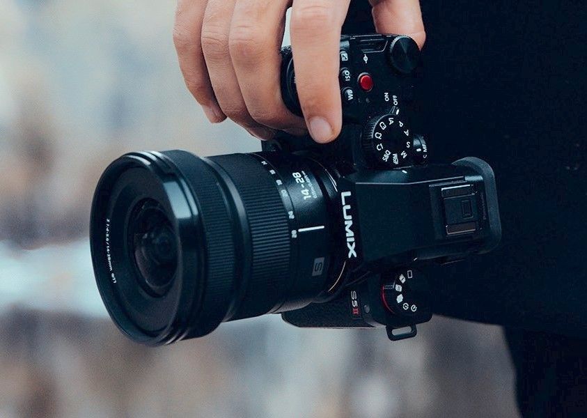 Panasonic Lumix S5II + 20-60mm f/3.5-5.6