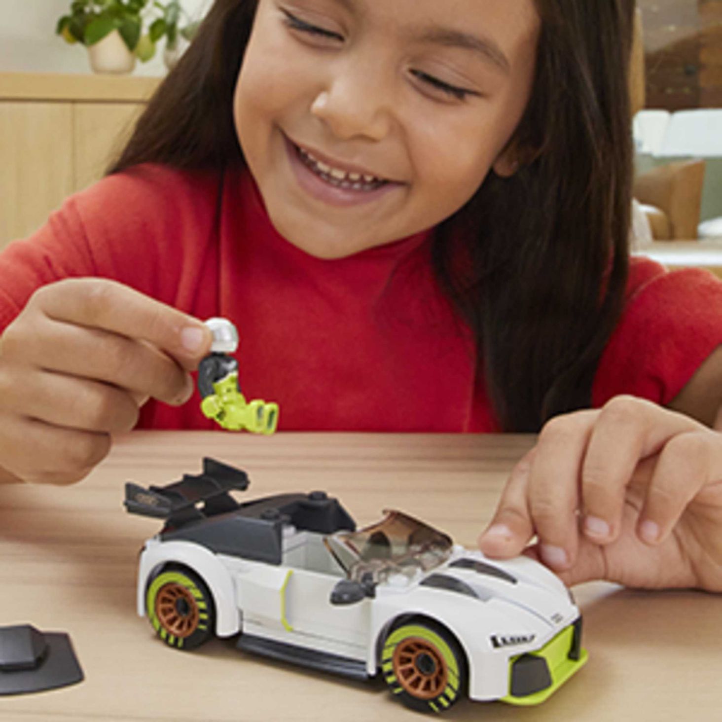 MEGA™ Hot Wheels® Audi R8 LMS GT2 4