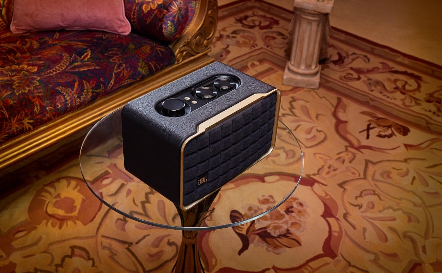 JBL Authentics 200 lifestyle 3