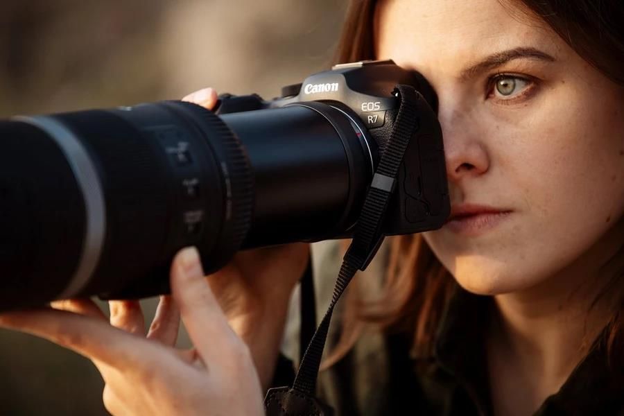 Canon EOS r7 lifestyle1