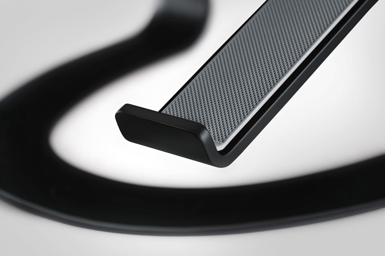 Twelve South Curve design