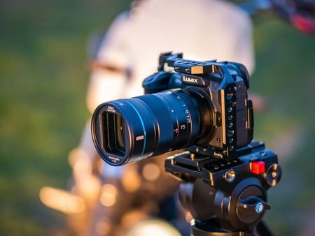 Sirui Anamorphic Lens 1,33x 75mm f/1.8 Canon EF-M - zdjęcie 4