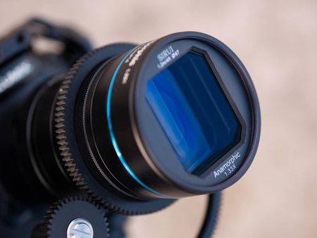Sirui Anamorphic Lens 1,33x 75mm f/1.8 Canon EF-M - zdjęcie 3