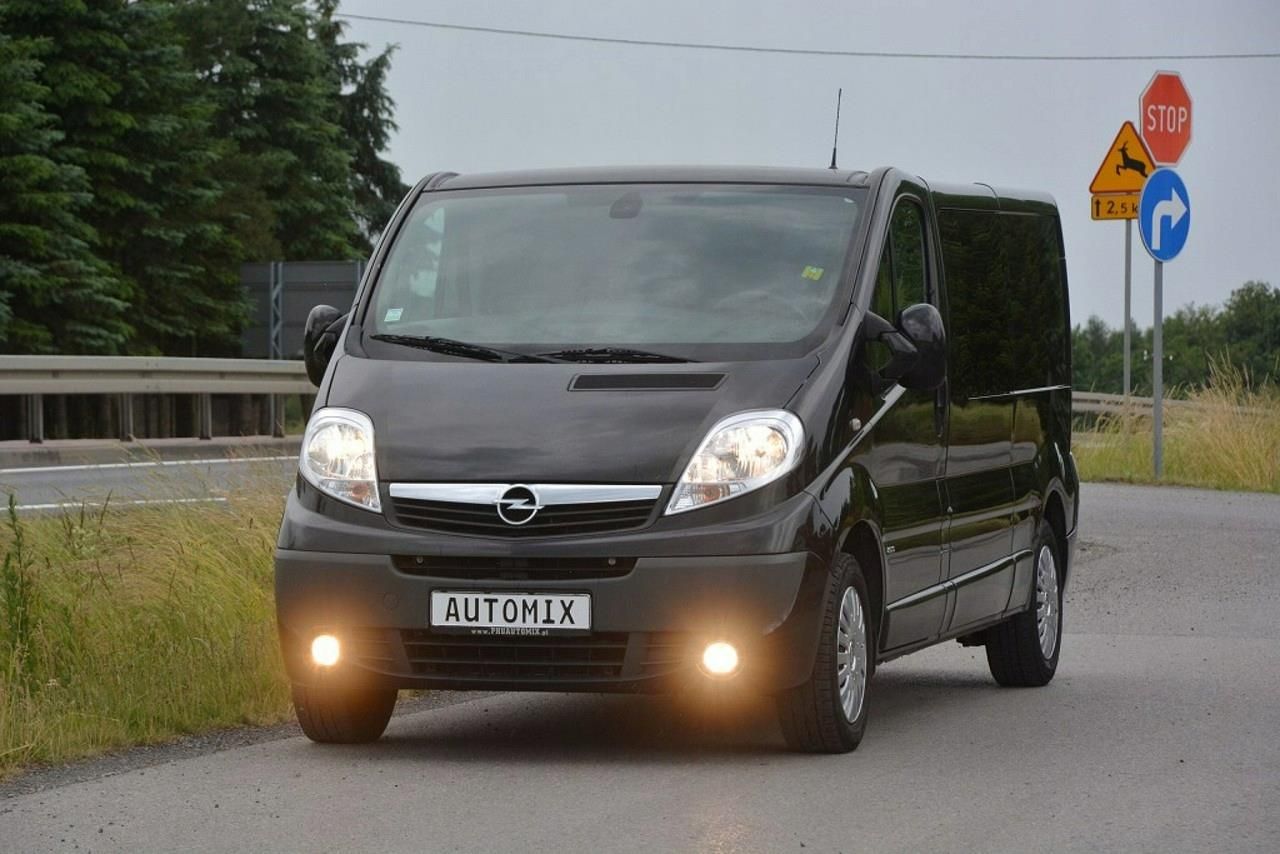 Opel Vivaro Cdti Holenderka L H Long Osobowy Opinie I Ceny Na