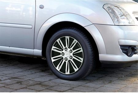 Goodyear Laredo 15