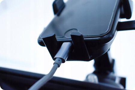 Uchwyt Na Telefon Do Samochodu – Automatyczny (2c43566c-d1a7-48fa-baea-e349f1333c66) - zdjęcie 5