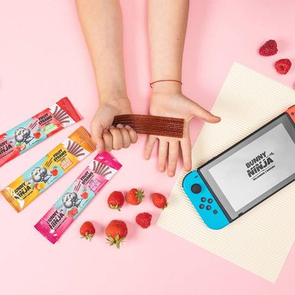 Bunny Ninja Fruit Straws Przekąska Owocowa O Smaku Jabłko Malina 16g - zdjęcie 3