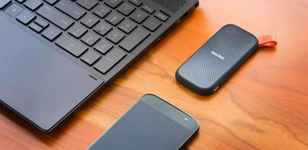 Sandisk Portable SSD 1TB USB 3.2 Gen.2 Granatowy (SDSSDE301T00G26) - zdjęcie 2
