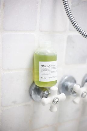 Davines Essential Haircare Momo Shampoo Nawilżający Szampon Do Włosów Suchych I Odwodnionych 250 ml - zdjęcie 2