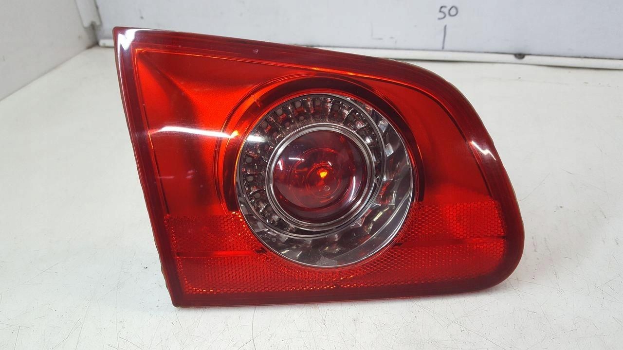 Lampa tylna Volkswagen Lampa Tył Tylna Lewa W Klapę Vw Passat B6 Kombi