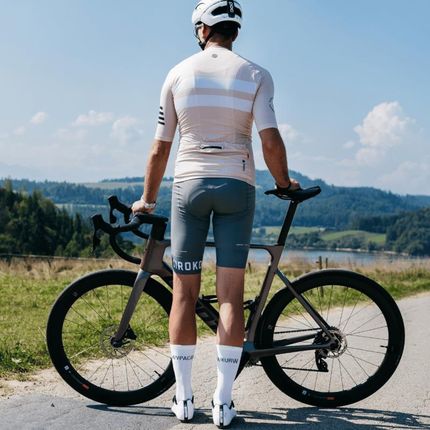 Oddychające skarpety kolarskie Todo Cycling Pro z napisem WYPACAM WKURW termoaktywne, rowerowe, szosowe - zdjęcie 3